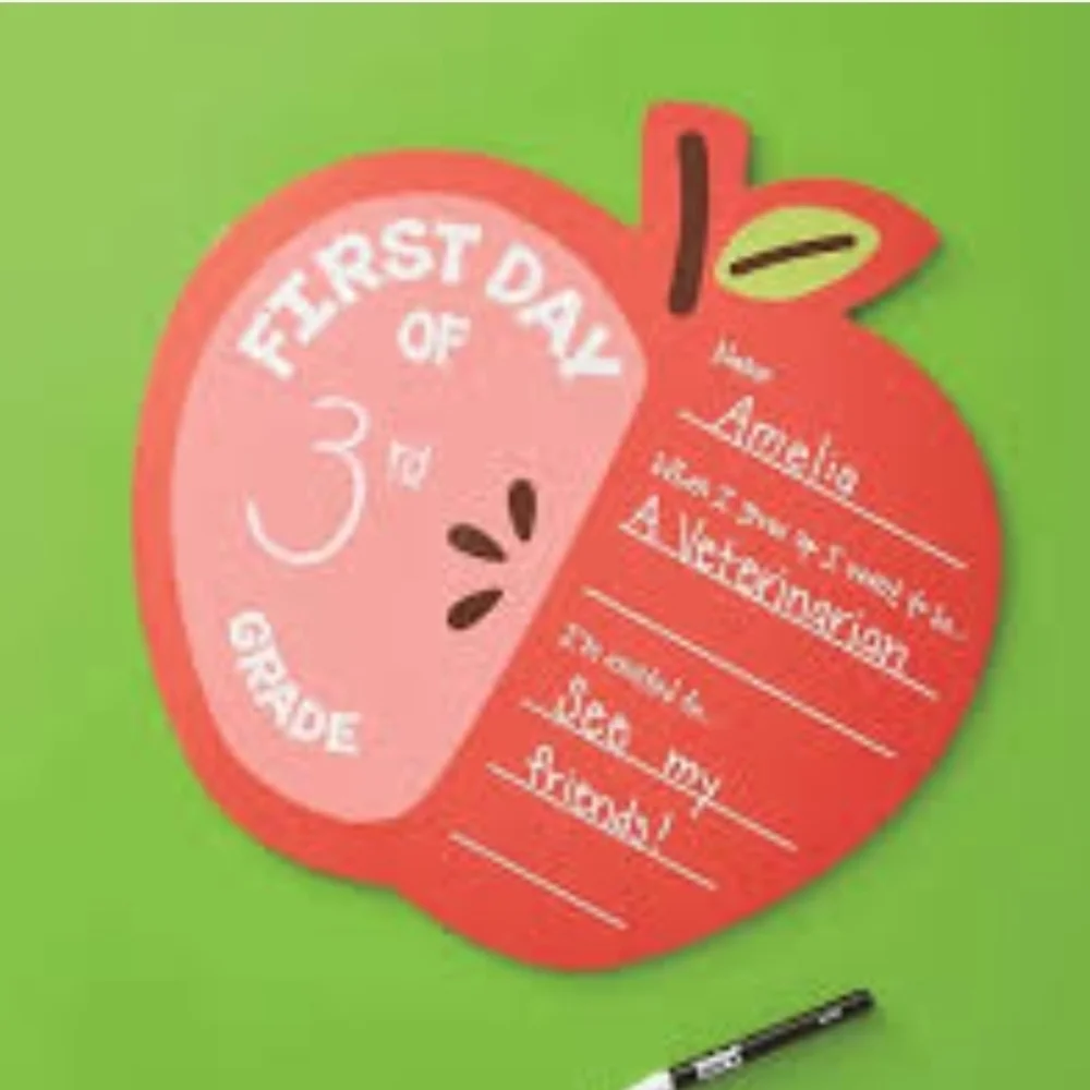 Apple-Shaped School Sign Witg Chalk Marker - Picture 1 of 1